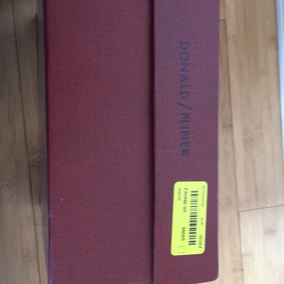 Donald Pliner Faune white leather fur heels - Picture 5 of 5